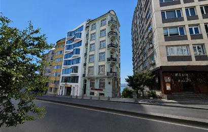 Beyoğlu İnönü Caddesi'nde Komple Satılık 7 Katlı Bina