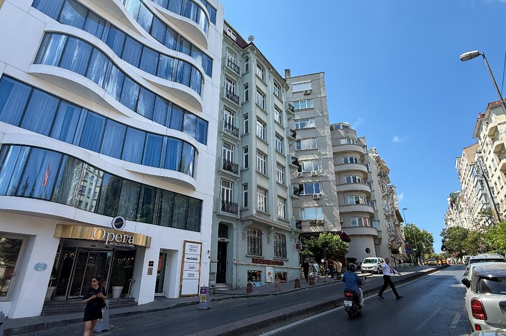 Beyoğlu İnönü Caddesi'nde Komple Satılık 7 Katlı Bina