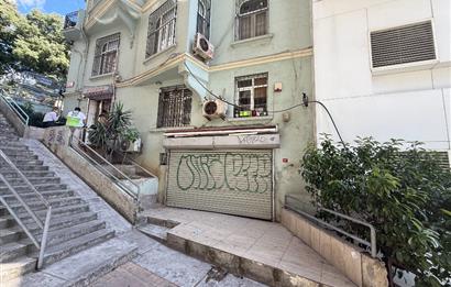 Beyoğlu İnönü Caddesi'nde Komple Satılık 7 Katlı Bina