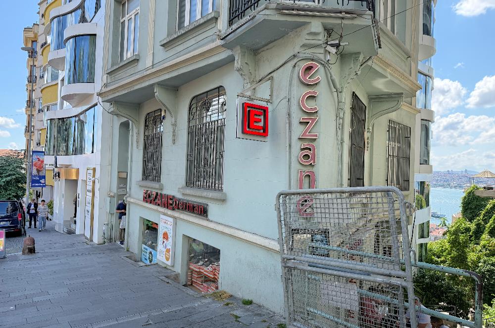 Beyoğlu İnönü Caddesi'nde Komple Satılık 7 Katlı Bina