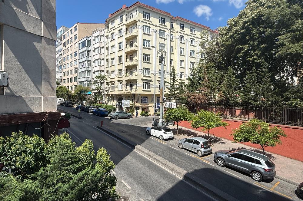 Beyoğlu İnönü Caddesi'nde Komple Satılık 7 Katlı Bina
