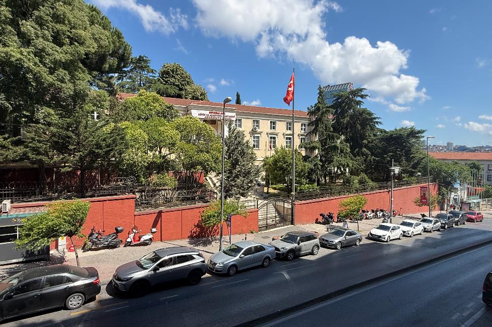Beyoğlu İnönü Caddesi'nde Komple Satılık 7 Katlı Bina