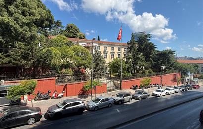 Beyoğlu İnönü Caddesi'nde Komple Satılık 7 Katlı Bina