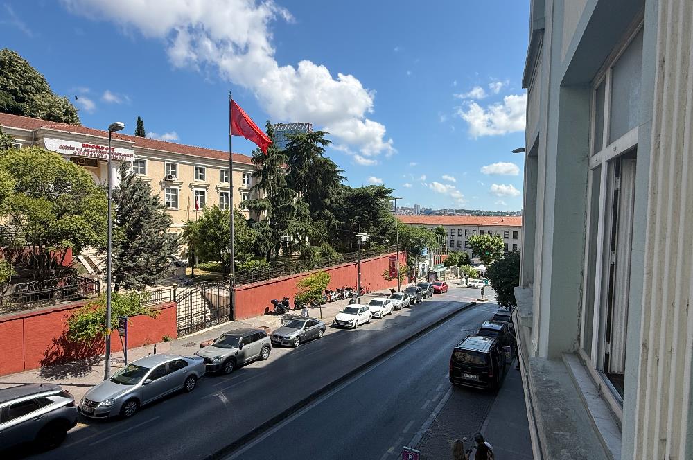 Beyoğlu İnönü Caddesi'nde Komple Satılık 7 Katlı Bina