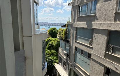 Beyoğlu İnönü Caddesi'nde Komple Satılık 7 Katlı Bina
