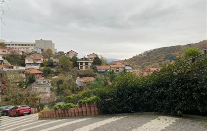 Maden'de Site İçerisinde, Havuz Manzaralı Eşyalı Çatı Dubleksi