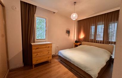 Alsancak’ta Merkezi Konumlu Yenilenmiş ve Eşyalı 2+1 Kiralık