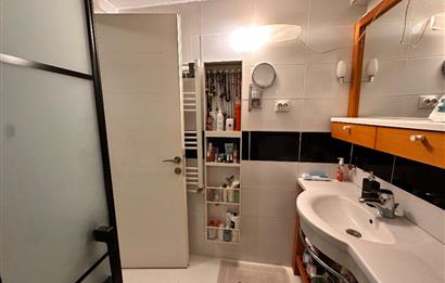 Alsancak’ta Merkezi Konumlu Yenilenmiş ve Eşyalı 2+1 Kiralık