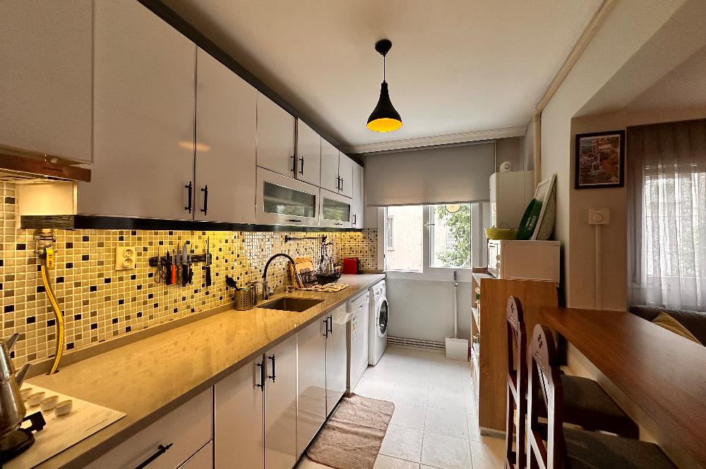Alsancak’ta Merkezi Konumlu Yenilenmiş ve Eşyalı 2+1 Kiralık