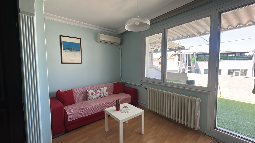 Beşiktaş Serencbey'de Deniz Manzaralı Teraslı Eşyalı 2+1 Kiralık
