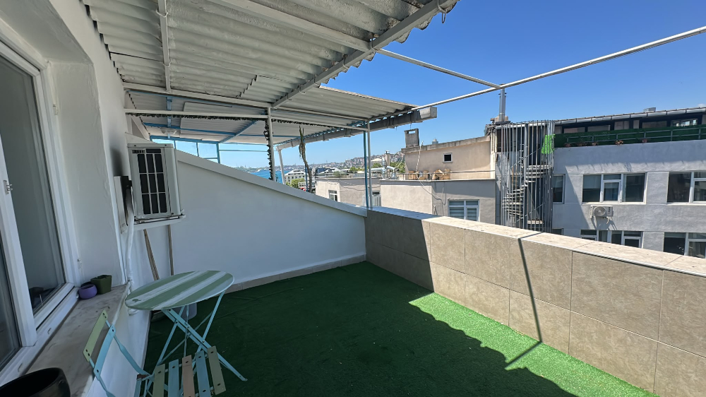 Beşiktaş Serencbey'de Deniz Manzaralı Teraslı Eşyalı 2+1 Kiralık