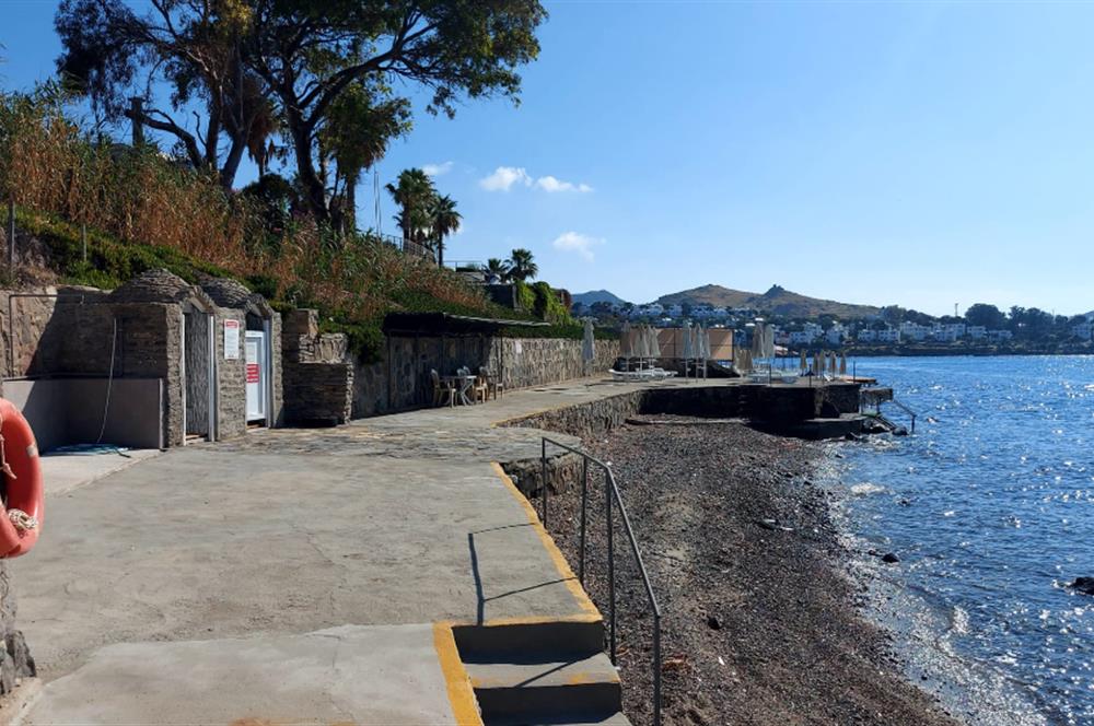 BODRUM AKYARLAR DENİZE SIFIR SİTEDE KİRALIK DUBLEKS EV