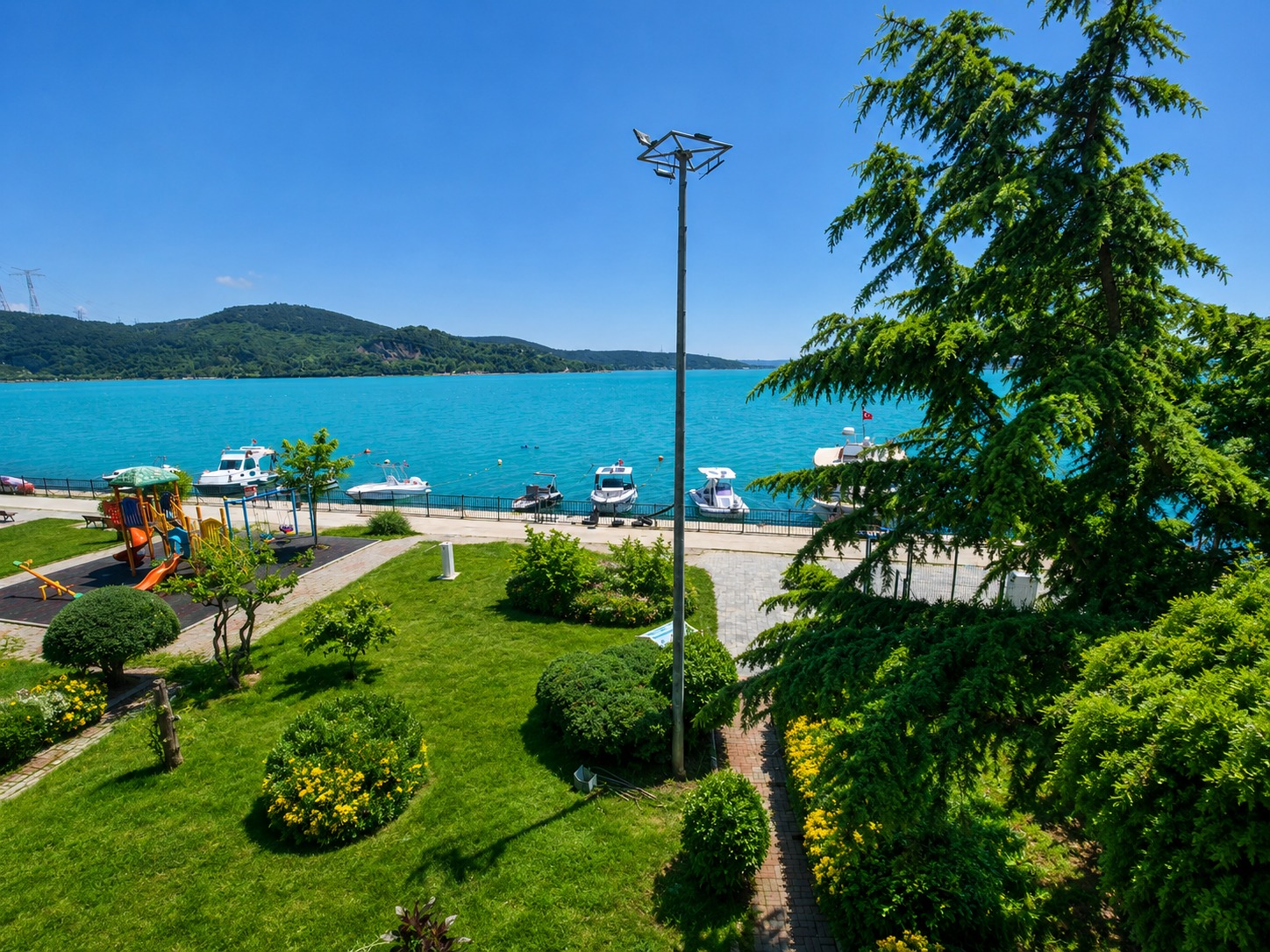 SARIYER YENİMAHALLE'DE BOĞAZ'A SIFIR SATILIK APARTMAN