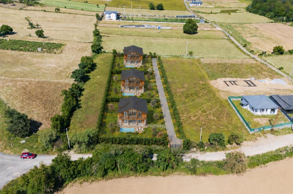 C21 Cius; Köy İçi İmarlı 3 Villa Projesine Uygun 1.500 m² Arsa