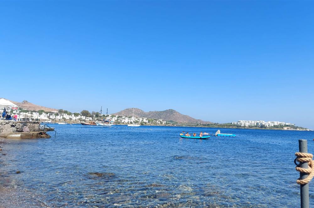 BODRUM AKYARLAR DENİZE SIFIR SİTEDE KİRALIK DUBLEKS EV