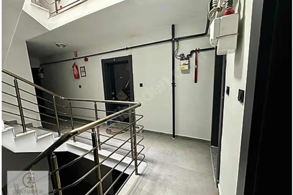 BAHÇELİ'DE METRO YAKINI SIFIR BİNADA ARAKAT EŞYALI 1+1 FIRSATI