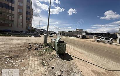 CADDE ÜZERİ HER İŞE UYGUN KÖŞE 125M2 TAKASLI