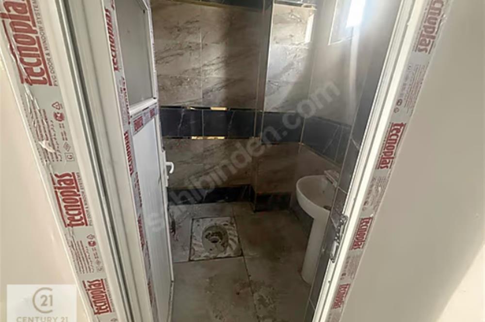 CADDE ÜZERİ HER İŞE UYGUN KÖŞE 125M2 TAKASLI