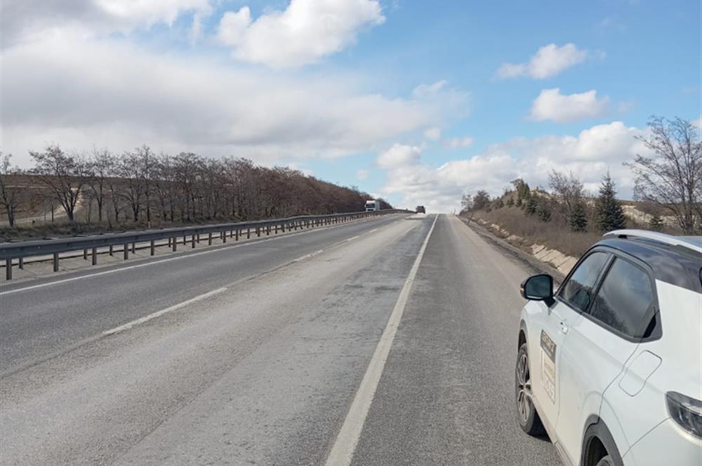 ESKİŞEHİR-BURSA YOLUNDA 29.150 m2 SATILIK TARLA