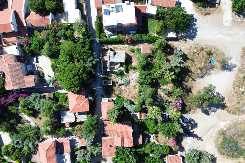 Eski Datça Merkezde Anıtlar Kurulu Kayıtlı Tarihi Taş Ev ve Avlulu Arsa"