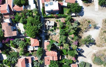 Eski Datça Merkezde Anıtlar Kurulu Kayıtlı Tarihi Taş Ev ve Avlulu Arsa"