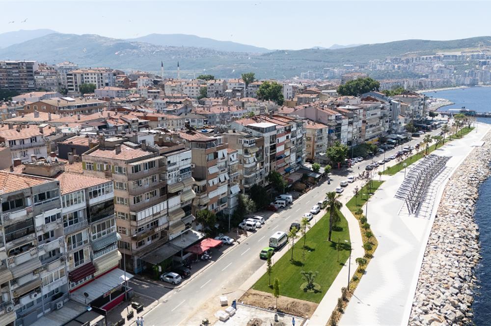 C21 Cius; Yenilenen Sahile Cephe Dükkan, Depo, Daire