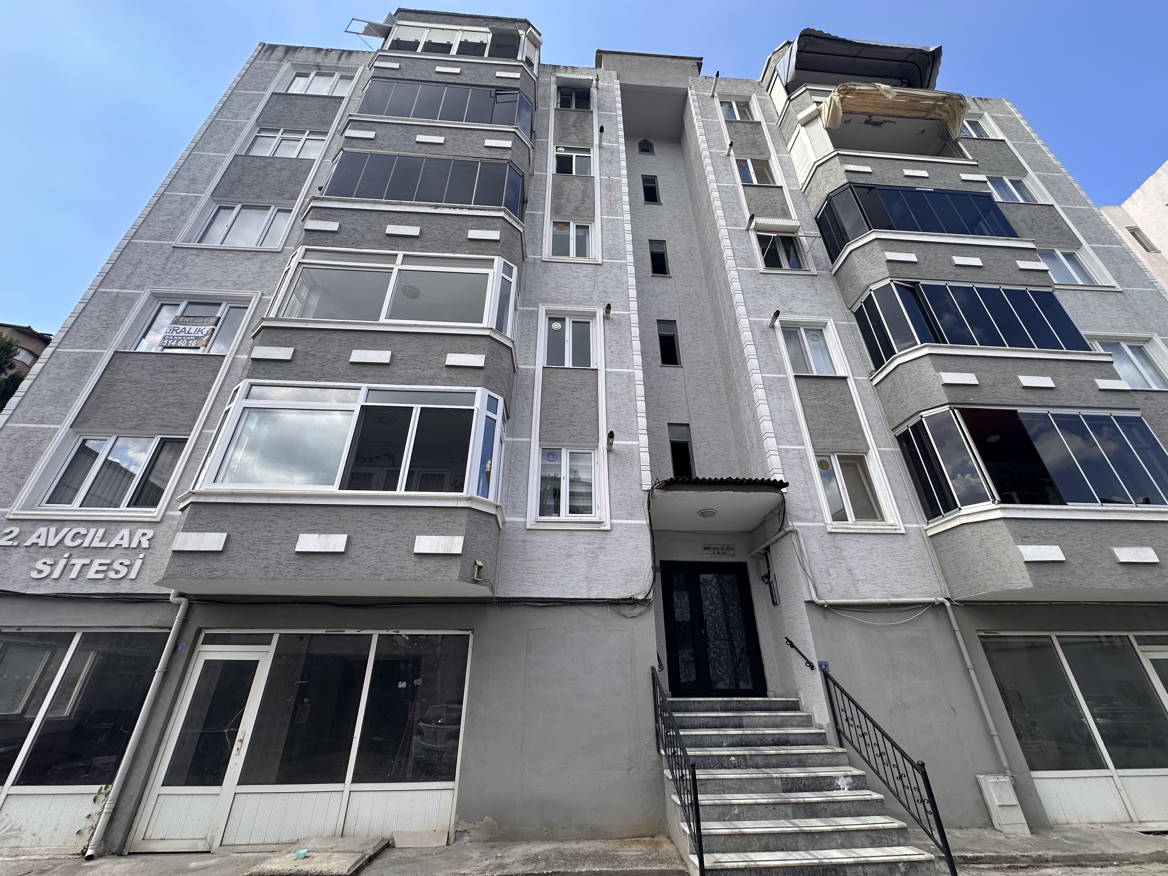 C21 Cius; 2. Avcılar Sitesinde Full Yapılı 140 m2 Kiralık Daire