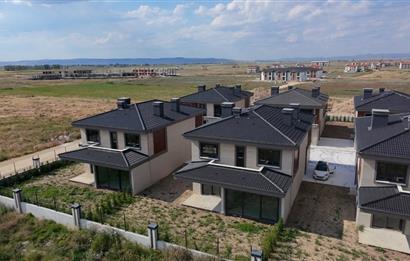 Century21 Plus dan Penta Mare
