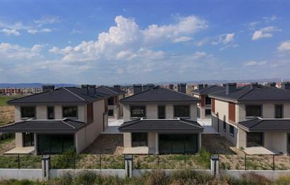 Century21 Plus dan Penta Mare