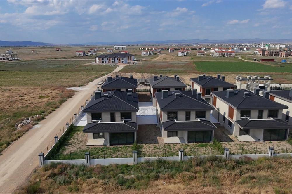 Century21 Plus dan Penta Mare