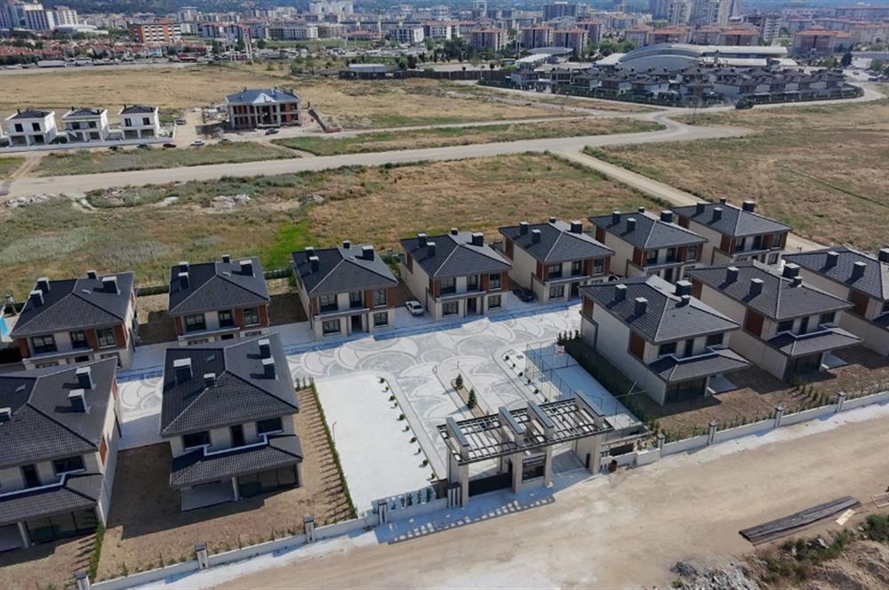 Century21 Plus dan Penta Mare
