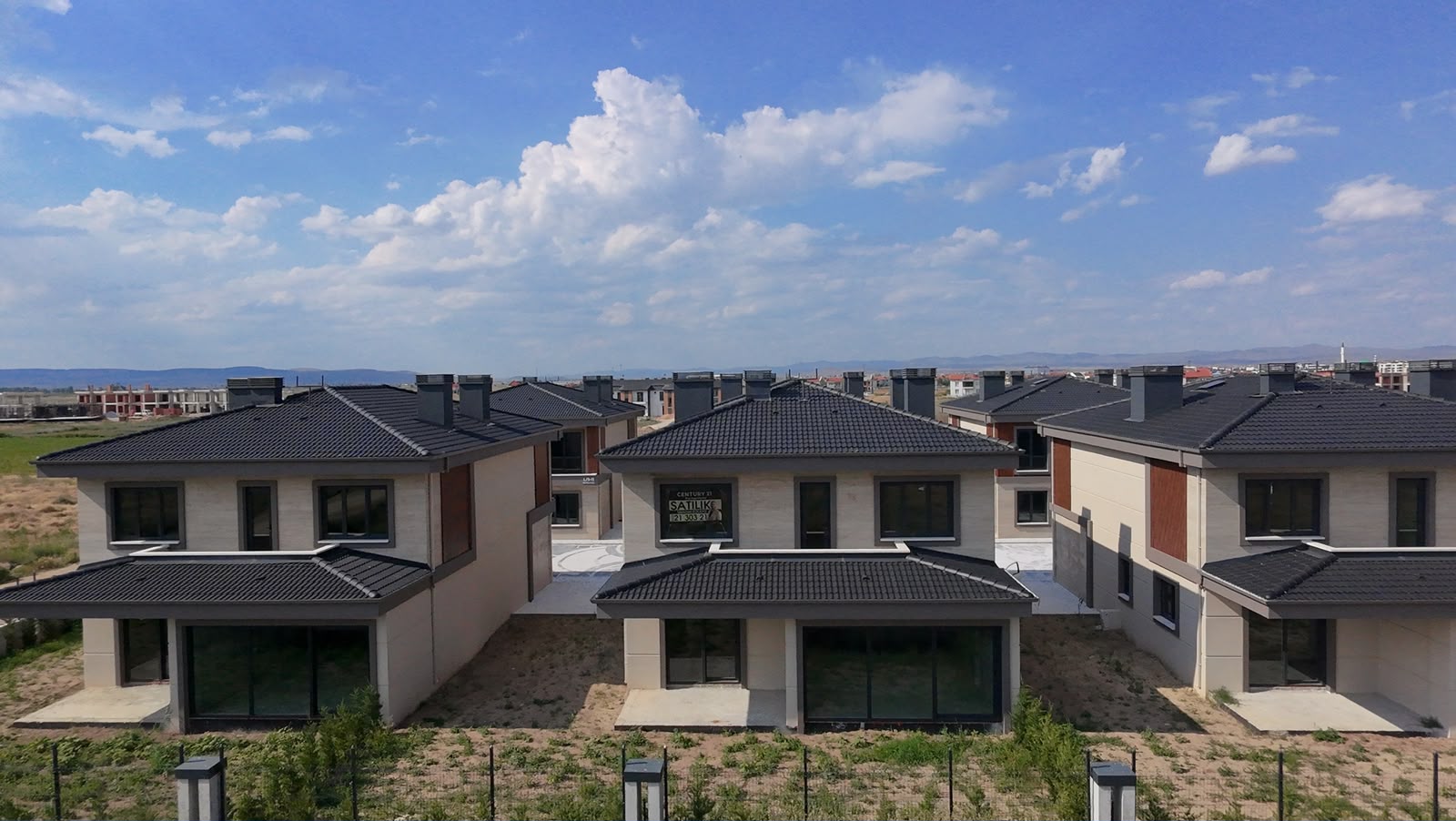 Century21 Plus dan Penta Mare