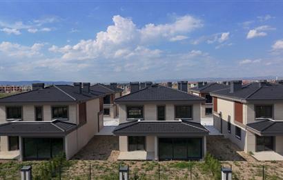 Century21 Plus dan Penta Mare