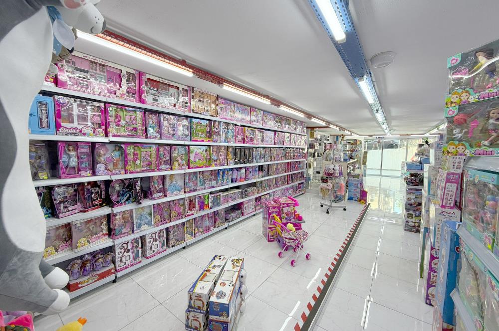 BAĞDAT CAD. CADDEBOSTAN' DA 180 M2 + DEPO BACALI KİRALIK DÜKKAN