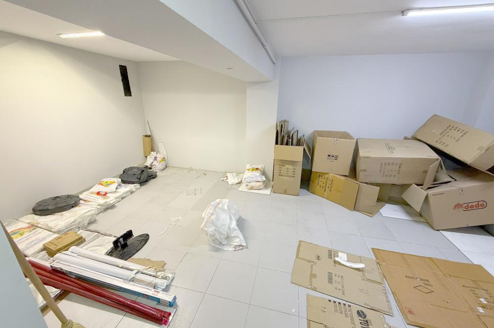 BAĞDAT CAD. CADDEBOSTAN' DA 180 M2 + DEPO BACALI KİRALIK DÜKKAN