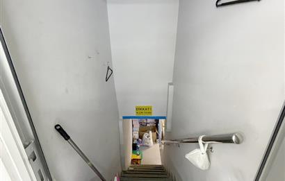 BAĞDAT CAD. CADDEBOSTAN' DA 180 M2 + DEPO BACALI KİRALIK DÜKKAN