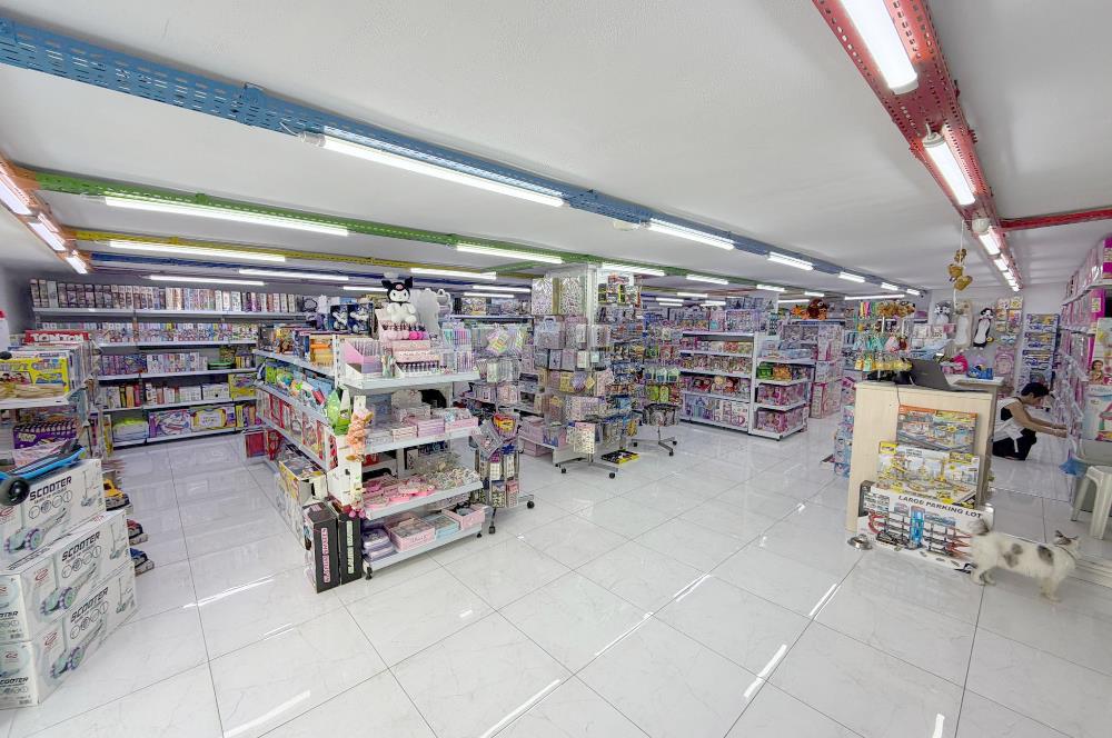 BAĞDAT CAD. CADDEBOSTAN' DA 180 M2 + DEPO BACALI KİRALIK DÜKKAN