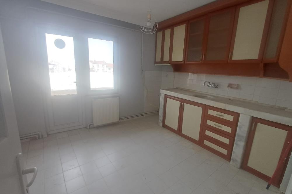 C21 Cius; Orhangazi Cadde Cepheli 3+1 Kiralık Daire
