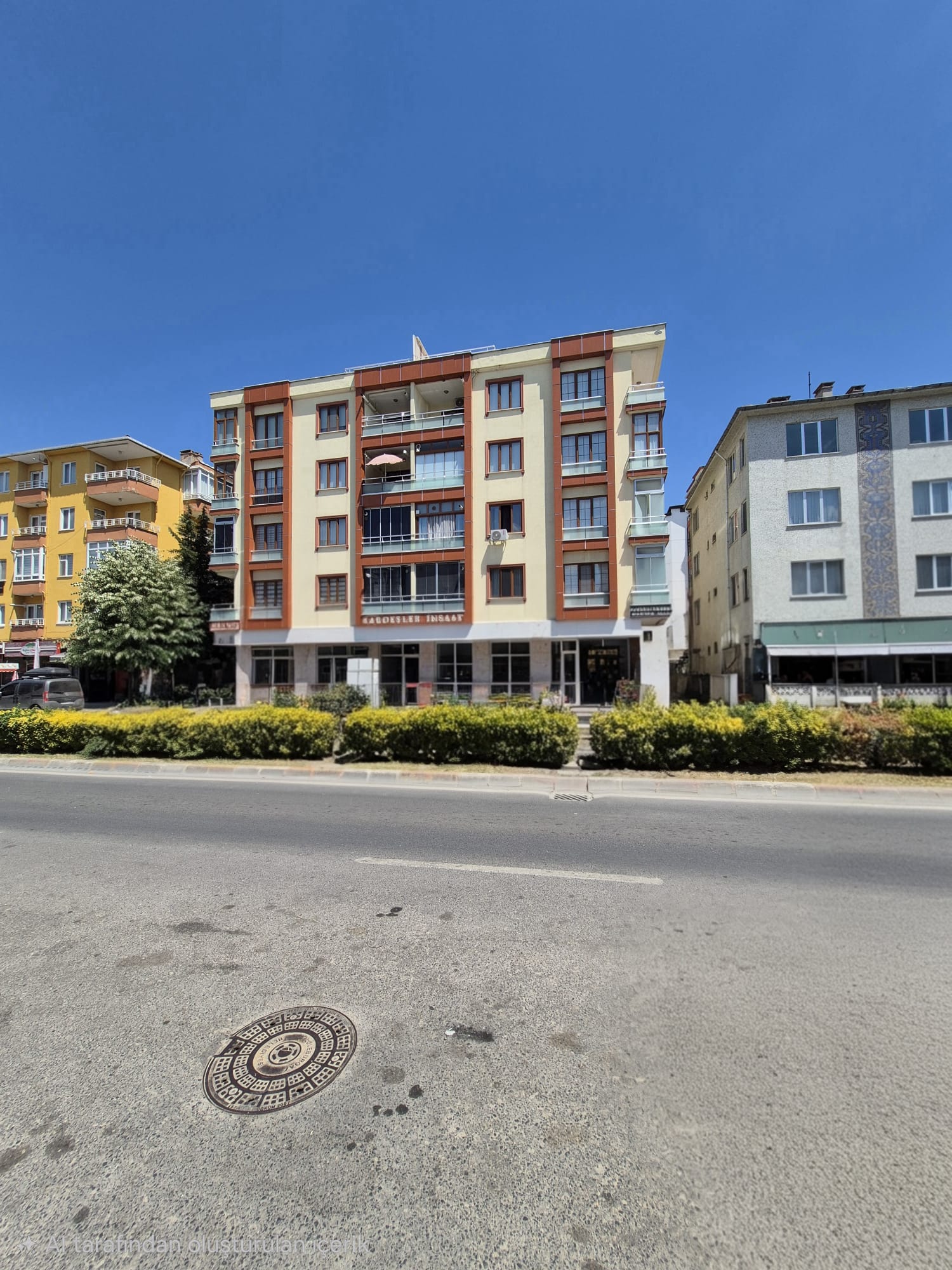 Lüleburgaz İstasyon Caddesinde geniş dükkan
