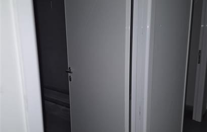 Lüleburgaz İstasyon Caddesinde geniş dükkan