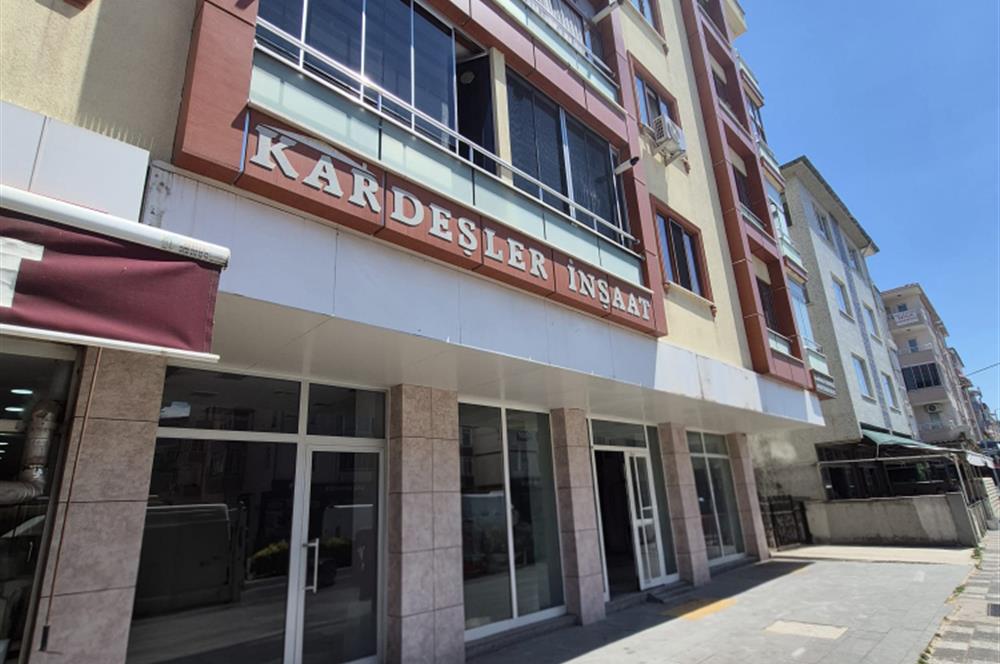 Lüleburgaz İstasyon Caddesinde geniş dükkan