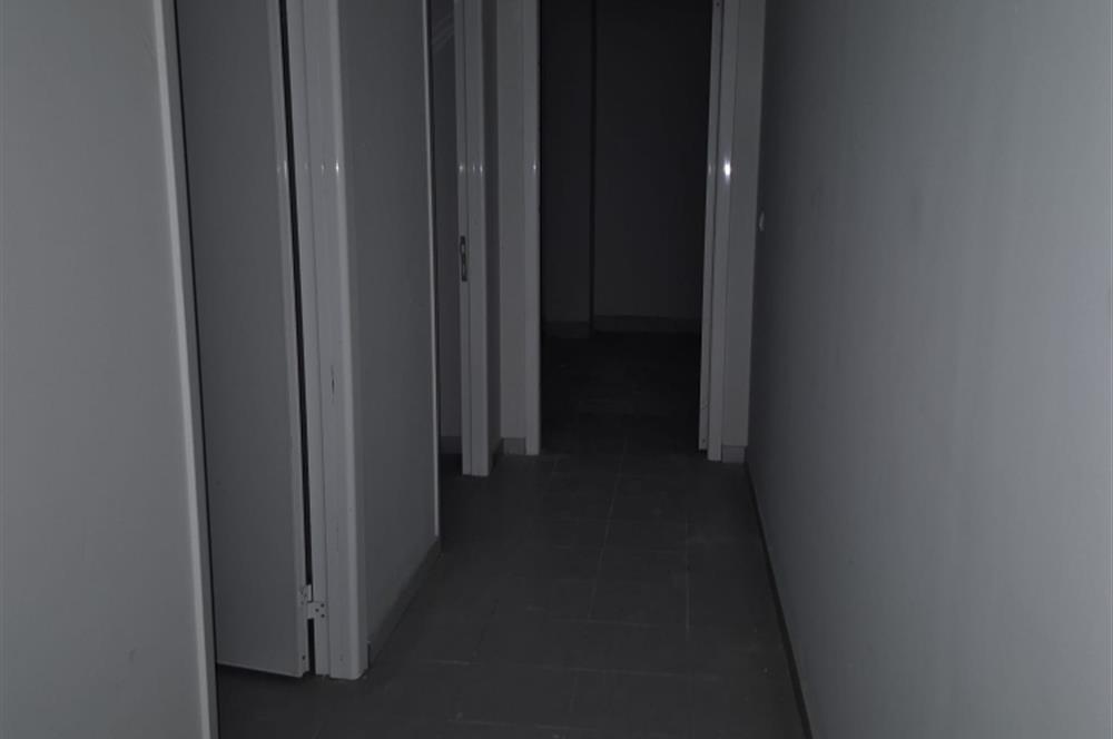 Lüleburgaz İstasyon Caddesinde geniş dükkan