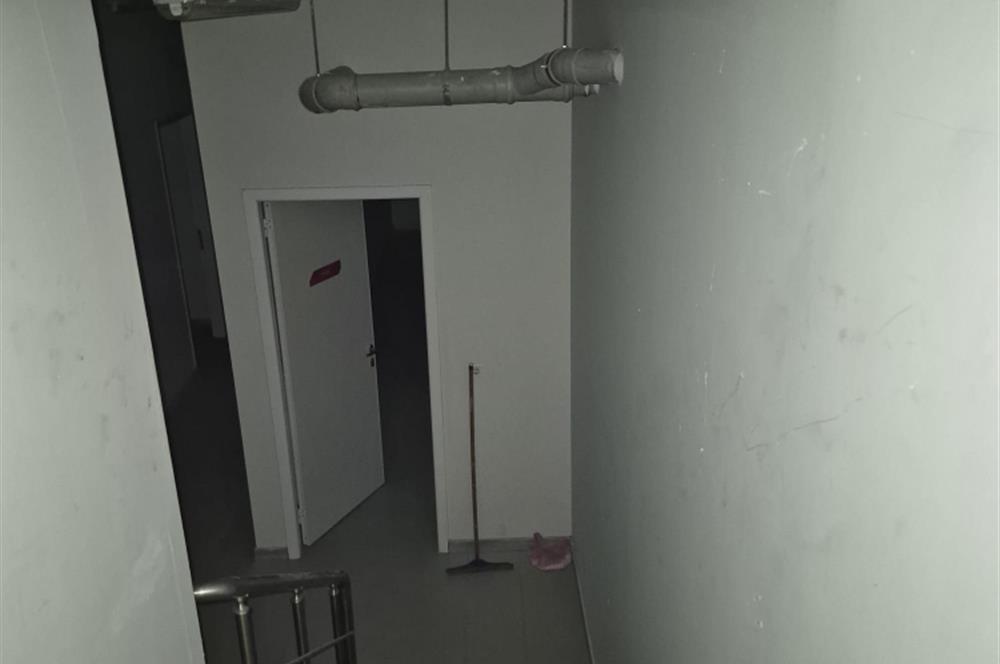 Lüleburgaz İstasyon Caddesinde geniş dükkan