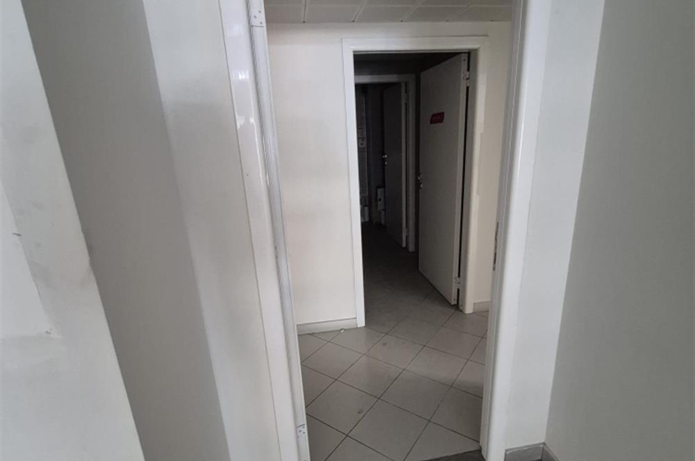 Lüleburgaz İstasyon Caddesinde geniş dükkan
