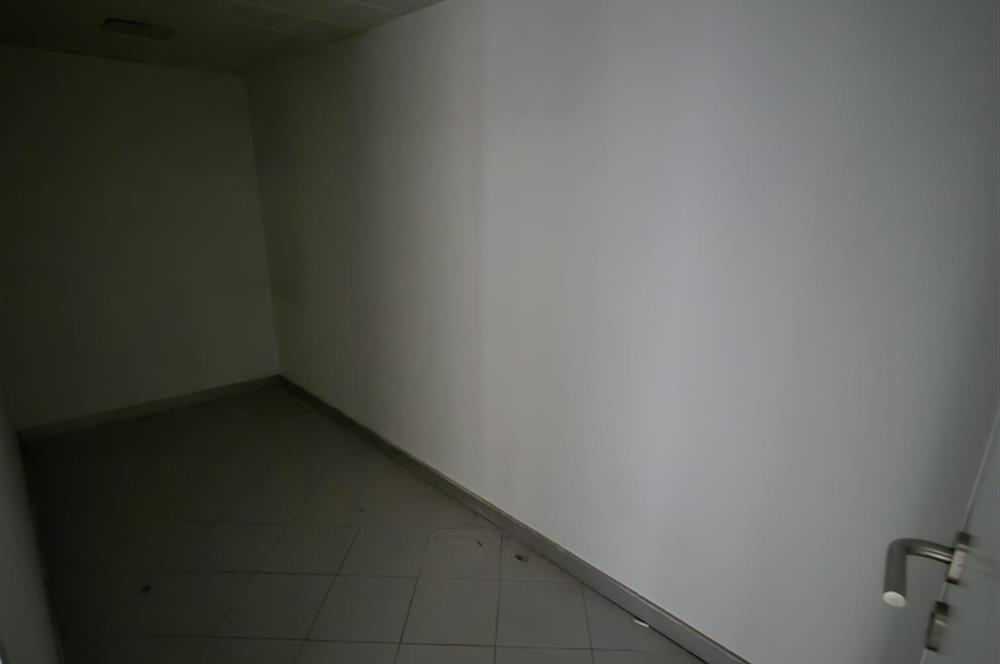 Lüleburgaz İstasyon Caddesinde geniş dükkan