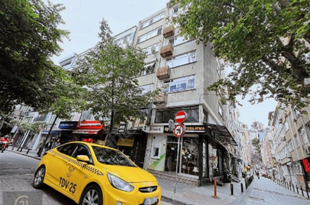 Beşiktaş'ta Özel Ses Yalıtımlı Eşyalı Stüdyo Ofis / Büro