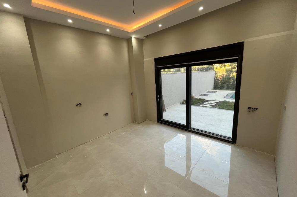 Zekeriyaköy Çarşıda Müstakil Havuzlu, 5+2 Müstakil Villa