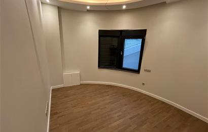 Zekeriyaköy Çarşıda Müstakil Havuzlu, 5+2 Müstakil Villa