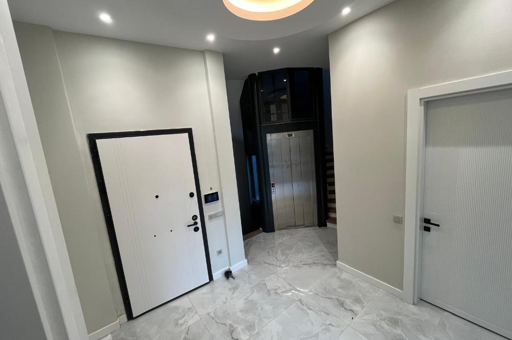 Zekeriyaköy Çarşıda Müstakil Havuzlu, 5+2 Müstakil Villa