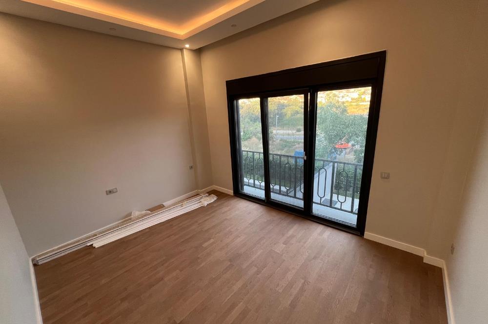 Zekeriyaköy Çarşıda Müstakil Havuzlu, 5+2 Müstakil Villa